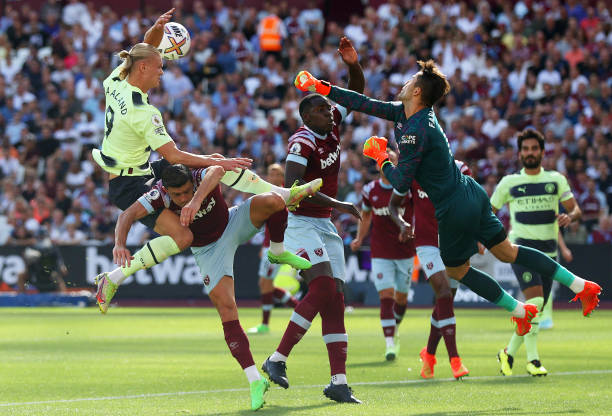 赛中展现更 赛中展现更